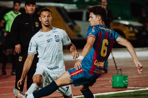 SEGUNDONA PARANAENSE: Em casa, Galo Maringá goleia o Toledo e se classifica às semifinais da competição.